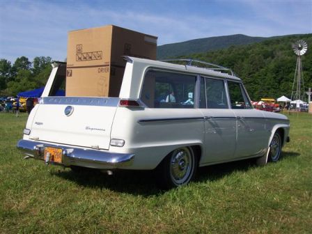 Larry &
Barbara Golub's 1964 Wagonaire